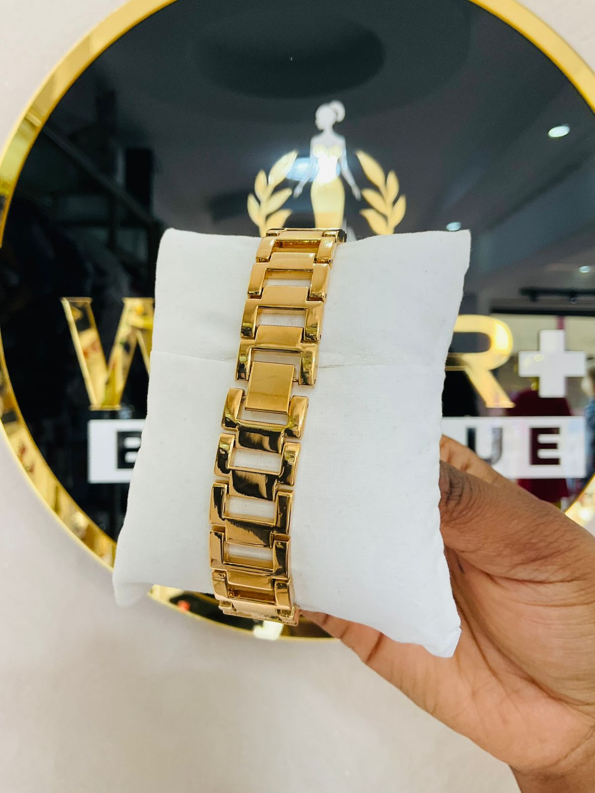 GUESS BRUSH GOLD WATCH-GOLDEN STRAPS