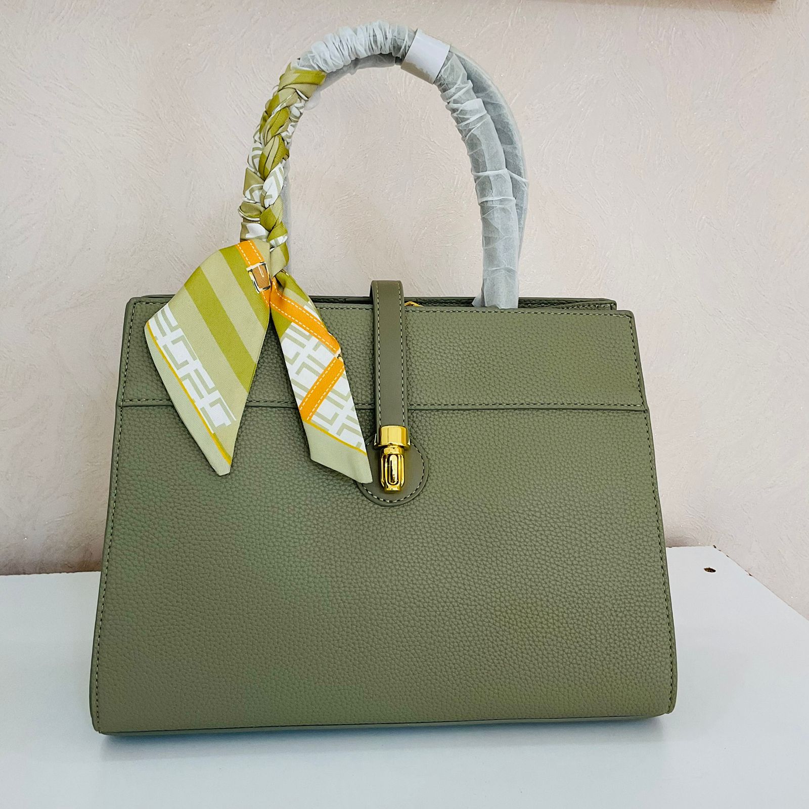 GREEN SCALFED BAG