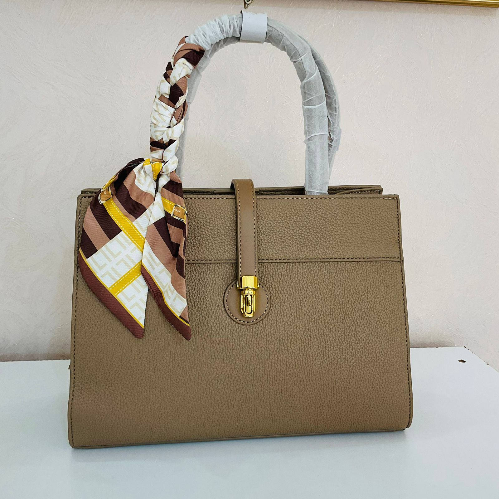 BROWN SCALFED BAG