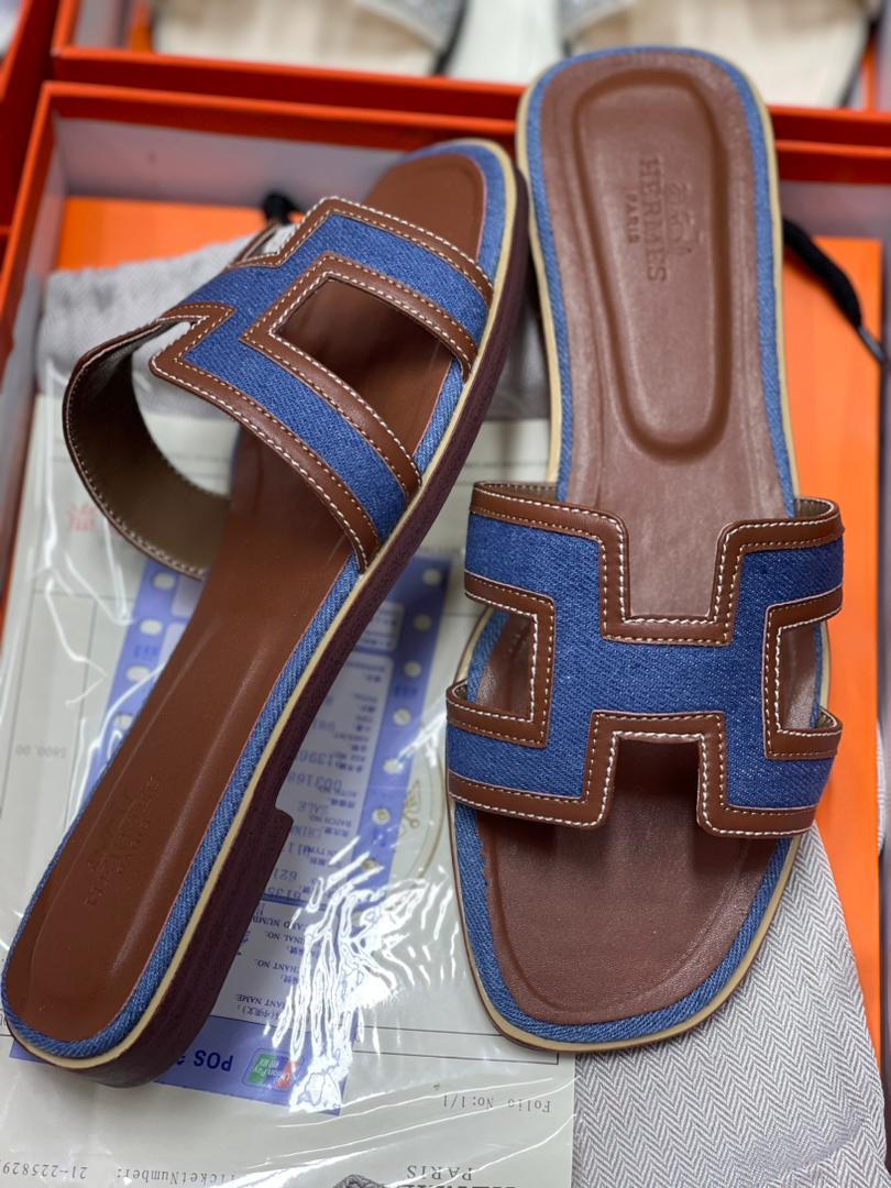 BROWN LEATHER SANDALS-Hermes