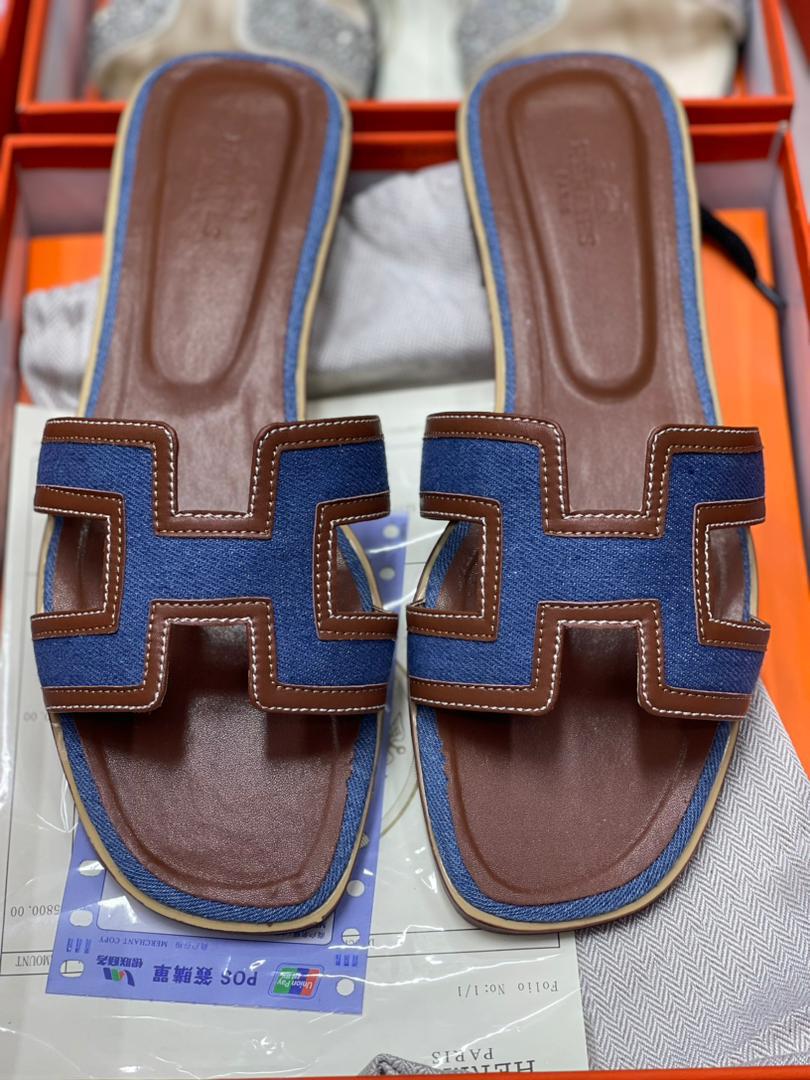 BROWN LEATHER SANDALS-Hermes
