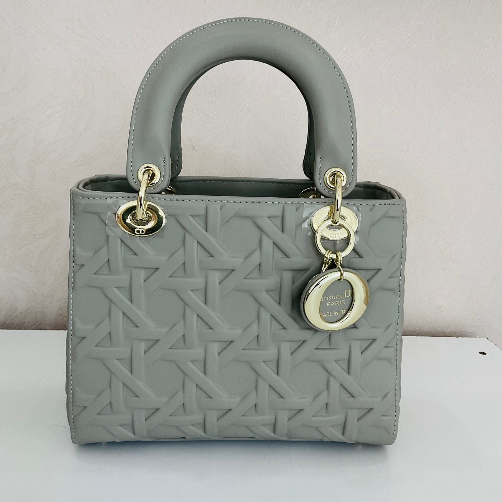 GREY TEXTURED HANDBAG
