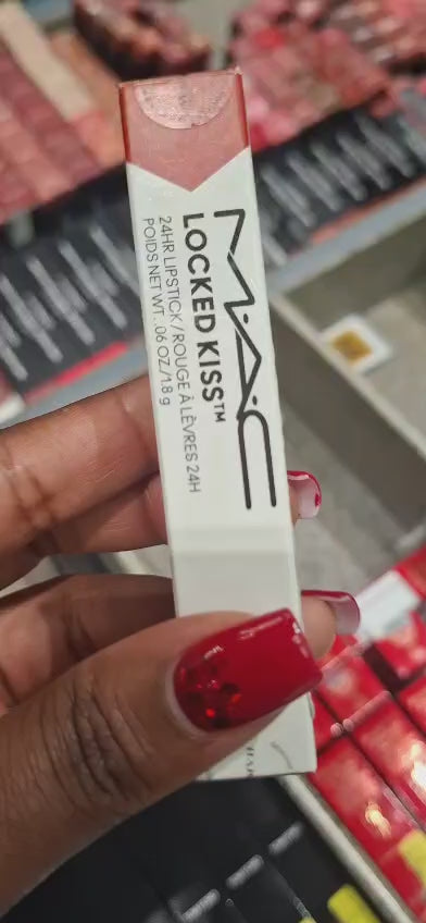 M.A.C LOCKED KISS 24-HOUR LIPSTICK